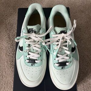 Nike Women's Mint Green Sneakers